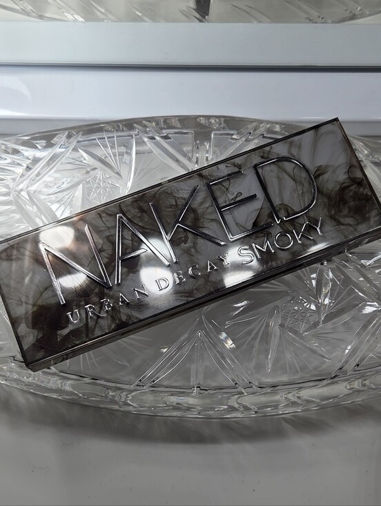 Urban Decay Other - Urban Decay Naked Smoky Eyeshadow Palette Discontinued 12 Shades + Brush